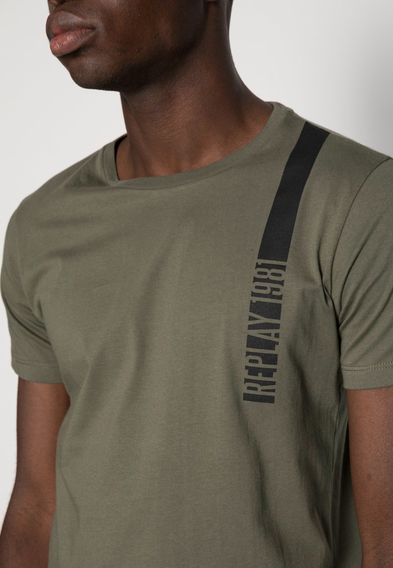 Herren T-Shirts basic | Replay T-Shirt basic military/oliv - QY57349 Herren T-Shirts basic | Replay T-Shirt basic military/oliv - QY57349