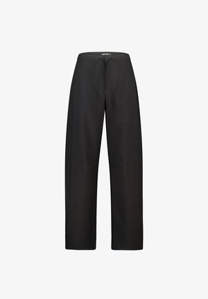 Pantalones negros de pierna ancha con cintura ajustable y sin bolsillos visibles sobre un fondo blanco.