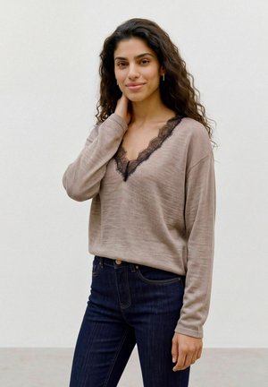 Vero Moda, KNITTED PULLOVER VMMALOU KNITTED PULLOVER - Pullover - silver mink