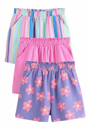 Kolm elastse vöökohaga lühikest pükst, mis on virnastatud, kus on vertikaalsed vikerkaarestriigid, ühevärviline roosa ja lilla roosade lillemustritega, kõik küljetaskutega.