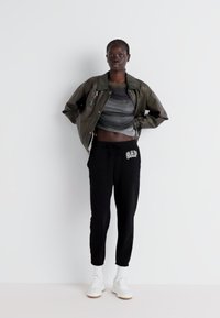 GAP HERITAGE - Træningsbukser - true black