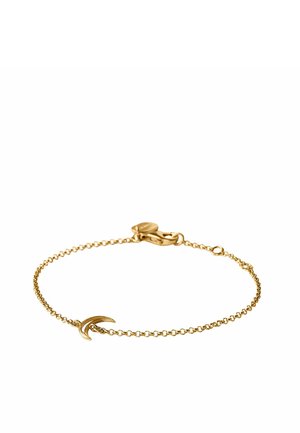 Delicado brazalete de cadena dorada con un pequeño colgante en forma de luna creciente y cierre de langosta sobre fondo blanco.