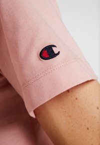 Champion Camiseta estampada - pink
