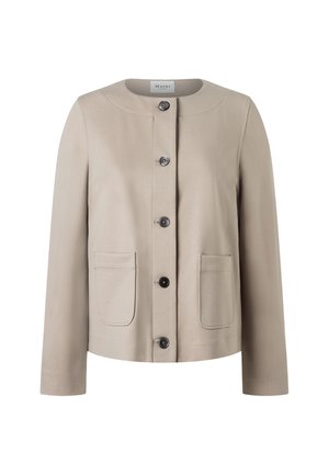 Beige knöpfbare Jacke mit rundem Ausschnitt, zwei aufgesetzten Taschen vorne und langen Ärmeln, dargestellt vor weißem Hintergrund.
