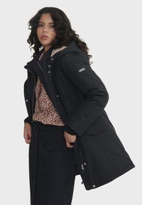 Aigle Abrigo de invierno - black