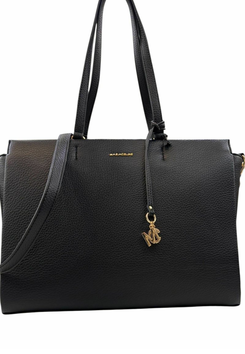 Borsa a mano in pelle nera con texture a grana, doppi manici, tracolla regolabile e dettagli in hardware dorato, con logo.