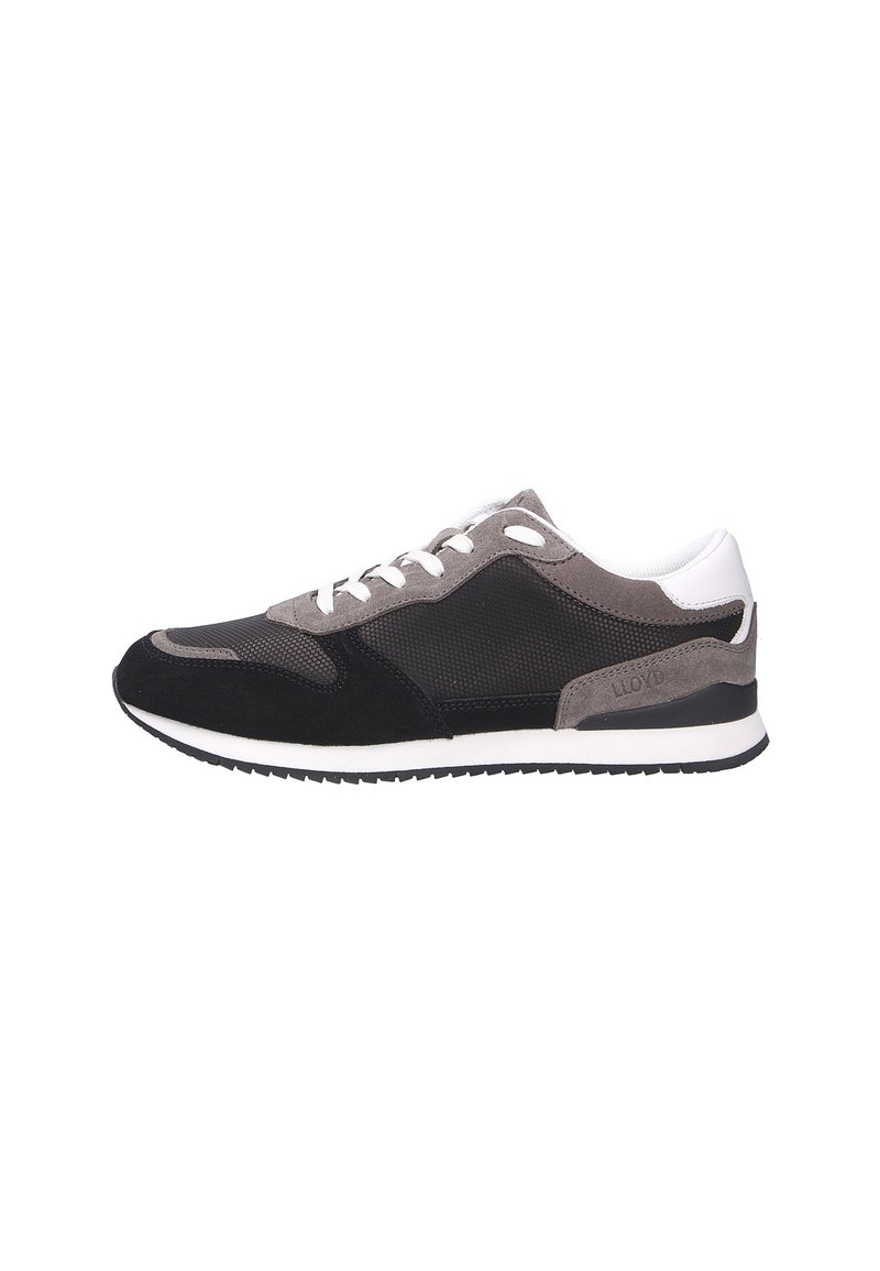 Heren sneaker met een mix van zwarte suède en grijs mesh. Witte veters, gevoerde kraag en rubberen outsole met een profiel voor grip.