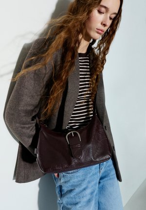 PULL&BEAR WITH BUCKLE - Kabelka - brown