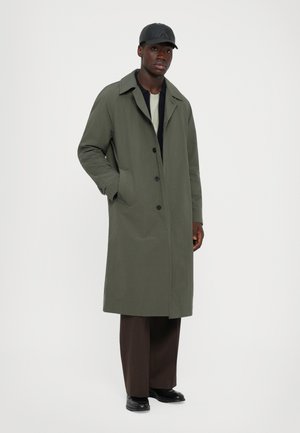 Classificação 10: Filippa K - CLIVE CAR - Gabardina