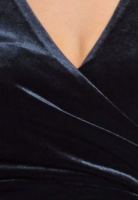 Goddiva CROCHET WRAP MIDI - Vestido de cóctel - black