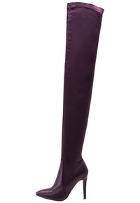 Botas de muslo de charol moradas con tacón de aguja, de punta afilada y diseño ajustado, que cuentan con un tacón alto para mayor altura.