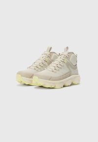 Columbia ESCAPE THRIVE TITANIUM MID - Hikingschuh - cloud grey/citron haze