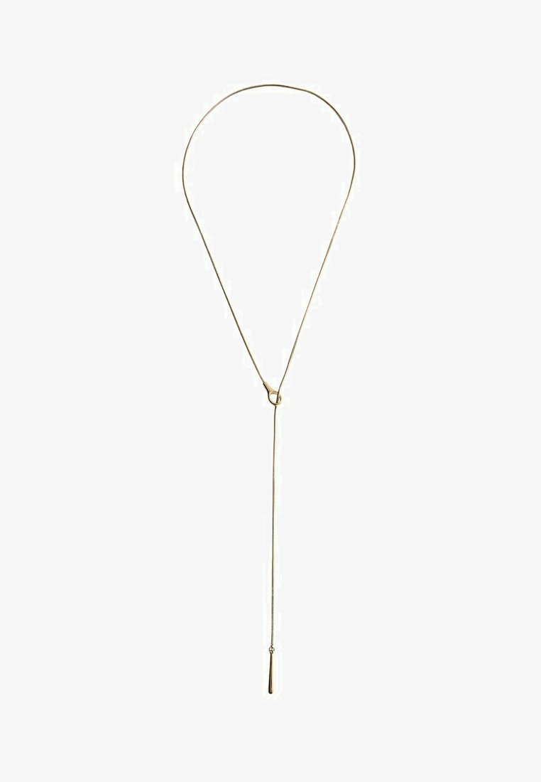 Ľahký zlatý náhrdelník s obtočeným dizajnom a tenkým reťazcom visiacim dole, končiaci malým predĺženým príveskom.