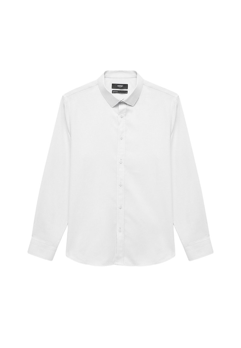 Witte langwerpige blouse gemaakt van gladde stof, met een knoopsluiting aan de voorkant, klassieke kraag en knoopmanchetten. Geen patronen of accenten.