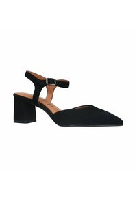 Chaussures slingback en daim noir avec un bout pointu, une bride de cheville dotée d'une boucle en métal et un talon bloc. Texture lisse et design épuré.