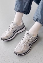 Nike Sportswear WMNS P-6000 - Baskets basses - white/black/metallic silver/pure platinum/blanc - ZALANDO.FR