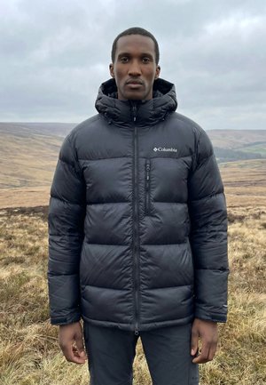 Columbia CLOUDVIEW™ HOODED JACKET - Pūkinė striukė - black