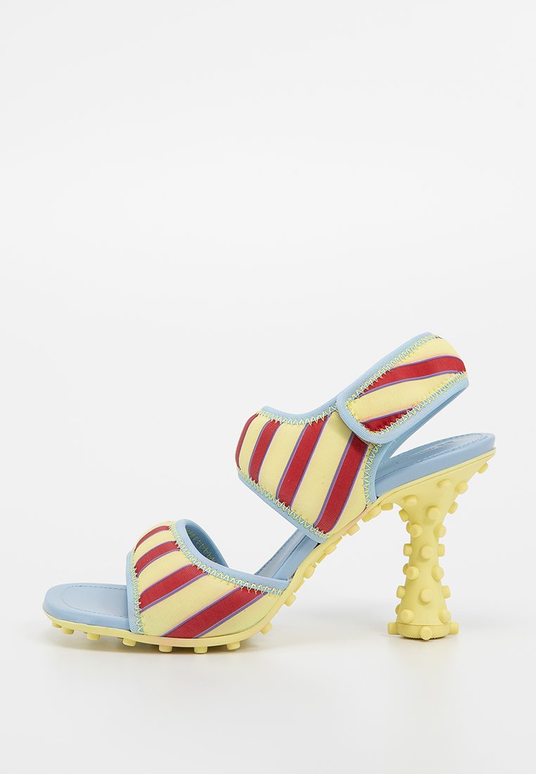 Sunnei Sandalen met hoge hak geel