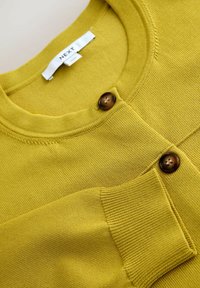 Neselectat, citrine yellow