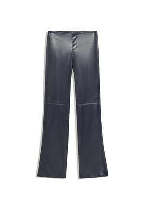 Bershka, SLIM-FIT LEATHER EFFECT WITH SMOOTH WAISTBAND - TROUSERS - Pantalon classique - dark blue