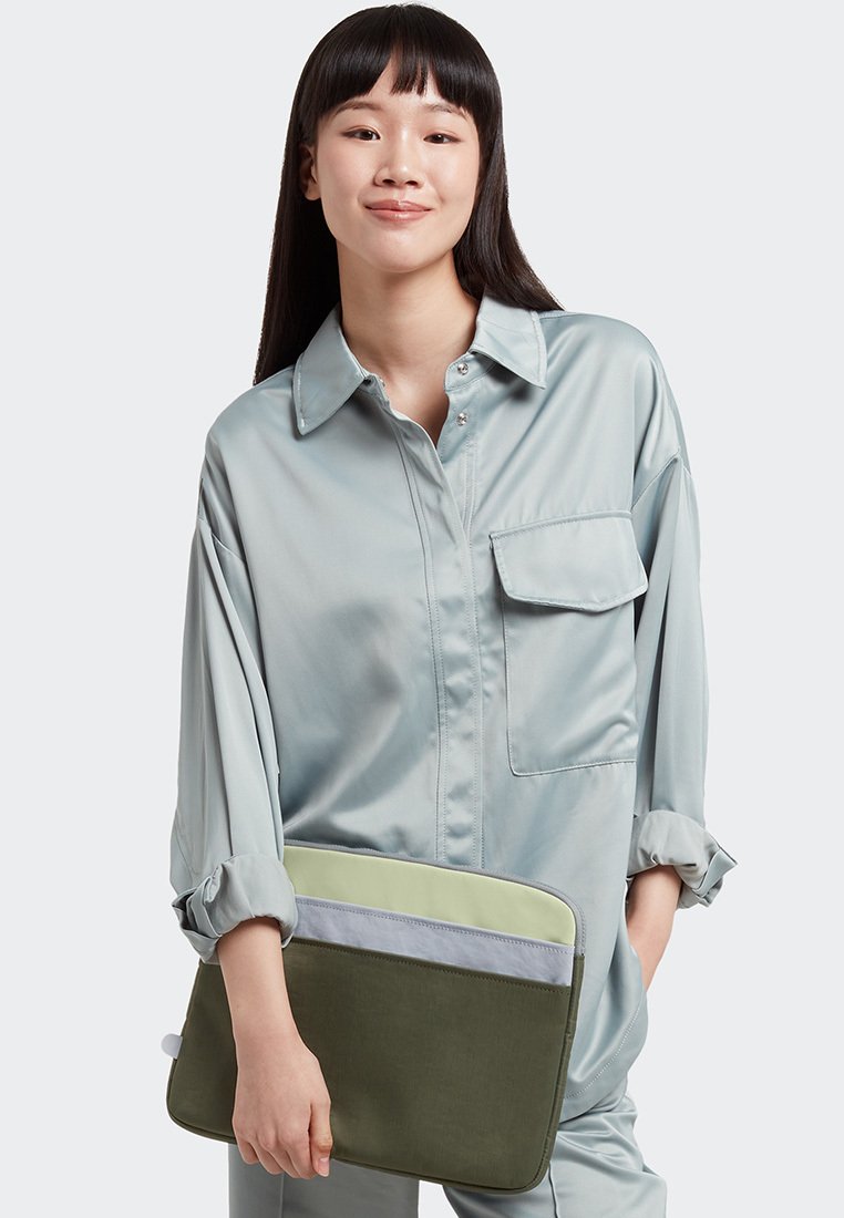 Kipling LAPTOP SLEEVE 15 Sac ordinateur tap jq green block/gris