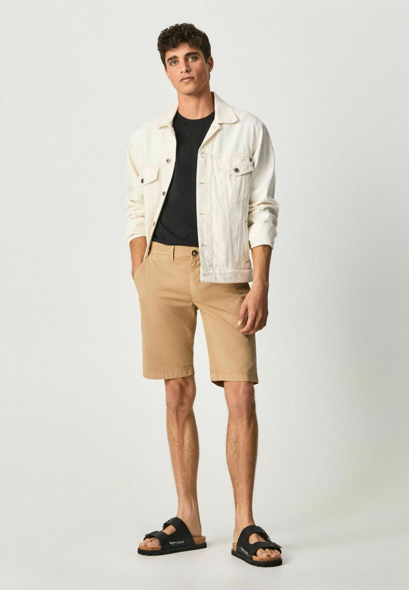 Pepe Jeans Shorts zandkleur Pepe Jeans Shorts zandkleur