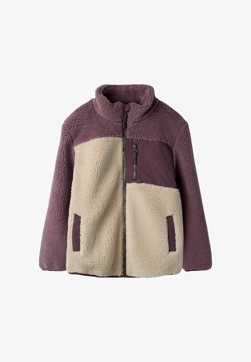 Dwukolorowa kurtka polarowa z zamkiem z przodu, wysokim kołnierzem, zapinanym na zamek kieszonką na piersi oraz kieszeniami po bokach w kolorach wrzosowym i kremowym.