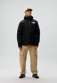 The North Face MOUNTAIN LIGHT TRICLIMATE THREE IN ONE GORE-TEX JACKET - Ūdensnecaurlaidīga jaka - black