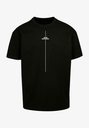 Must have särk lühikeste varrukatega, musta puuvillast, mille esiküljel on vertikaalne valge tekst "MÕTLE TEISTMoodi." Casual lõige.