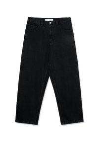 Pantalones de mezclilla negros con un corte recto, diseño de cinco bolsillos, cierre de botón y textura ligeramente desgastada. Etiqueta de la marca visible en la cintura.
