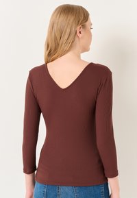 Jimmy Key SLIM FIT THREE QUARTER SLEEVE - Maglietta a manica lunga - brown