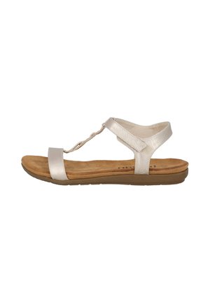 Lichtbeige sandaal met een leren bovenkant met textuur, een T-band ontwerp en een gevoerd voetbed, met een flexibele rubberen buitenzool.