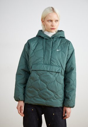 Nike Sportswear Chaqueta de entretiempo - vintage green