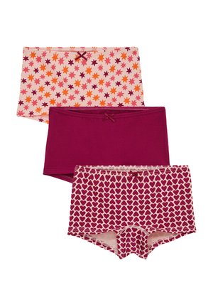Trois boxers pour filles : un uni rose foncé, un rose avec des cœurs rose foncé, et un rose clair avec des étoiles orange et rose foncé, tous avec de petits nœuds.
