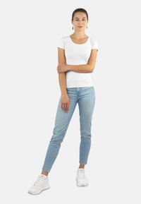 Normani DAMen - T-Shirt basic - weiß