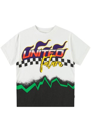 Biała bawełniana koszulka z grafiką, na której znajduje się napis "UNITED" w czerwonym kolorze oraz "future" w żółtym, z akcentami w zielone zygzaki i wzorem w kratkę.