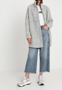 Modström Mantel - grey
