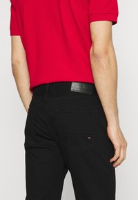 Tommy Hilfiger Vaqueros rectos - black denim