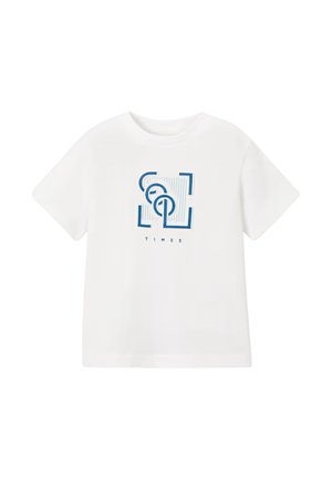 Maglietta bianca a maniche corte con design astratto a cerchi sovrapposti blu e la parola "TIMES" stampata sotto la grafica.
