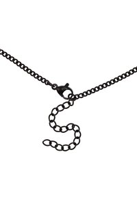 Zwart metalen ketting met een schakelen ontwerp en een kreeftsluiting, met een verlengd gedeelte dat een 'S' vorm creëert.