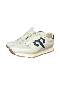 Sneaker bianchi in pelle e mesh, con un design a onda blu sui lati, suola in gomma e parte superiore testurizzata.