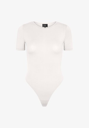 Hvid kortærmet bodysuit lavet af glat, strækbart stof. Har en rund halsudskæring og en thong-rygdesignet. Minimalistisk og tætsiddende.