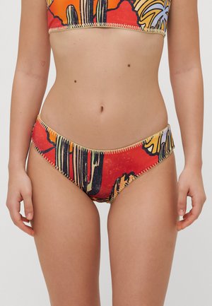 Bikiny dno s živou červenou látkou a čiernymi a žltými abstraktnými vzormi kaktusov a vegetácie, elastický pás s kontrastným šitím.