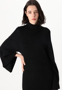 Bruuns Bazaar ANEMONE MAISAS DRESS - Abito in maglia - black