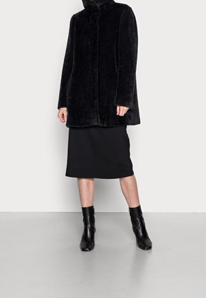 Abrigo de invierno - black