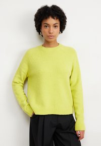 BOSS FEBISAN - Stickad tröja - medium yellow
