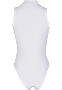 Fehér, ujjatlan body, magas nyakkivágással. Simító, rugalmas anyag; testhezálló dizájn. Rugalmas hát, alacsony szabású lábnyílással.