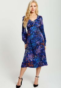 Liquorish VIVID ZEBRA PRINT MIDI WITH FRONT SLIT - Day dress - blue