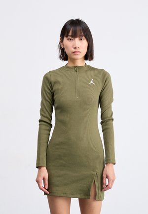 Jordan DRESS - Kampsunkleit - medium olive