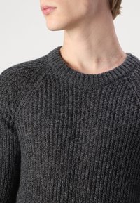 Jack & Jones JJJONES CREW NECK - Džemperis - asphalt